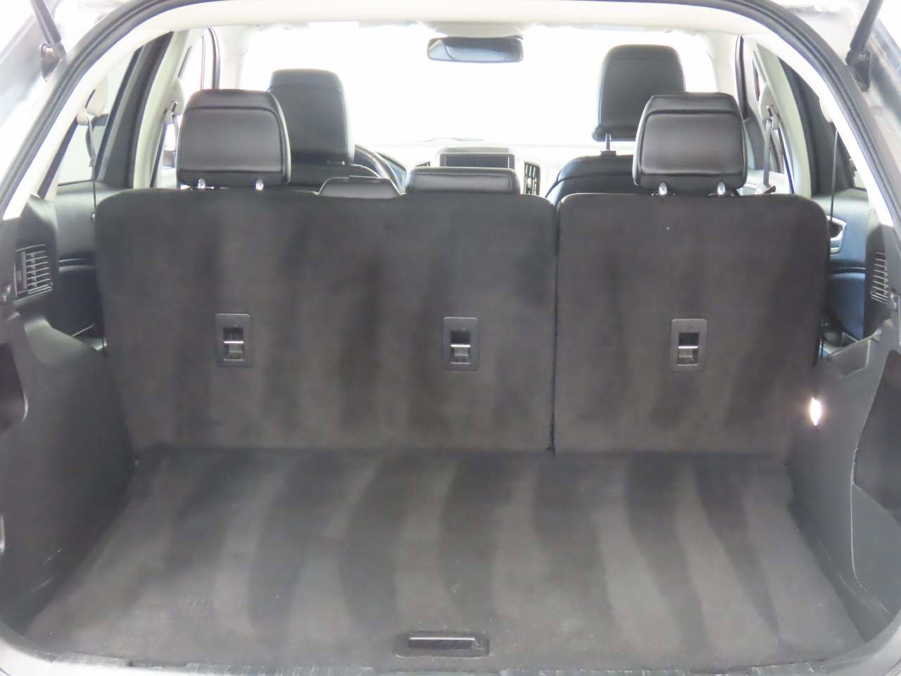 Used 2024 Ford Edge SEL image 16