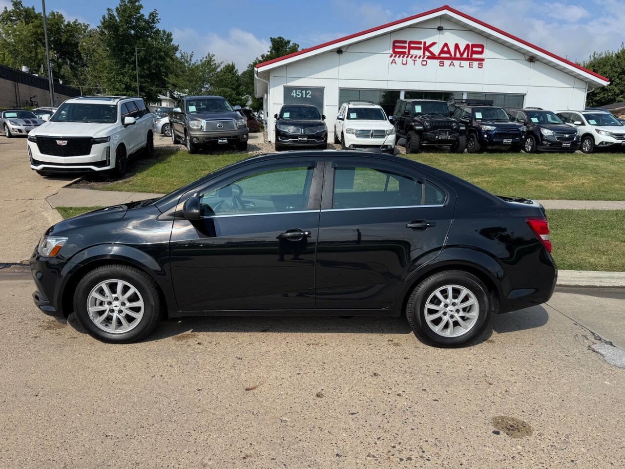 Used 2018 Chevrolet Sonic LT w/ Convenience Package image 2