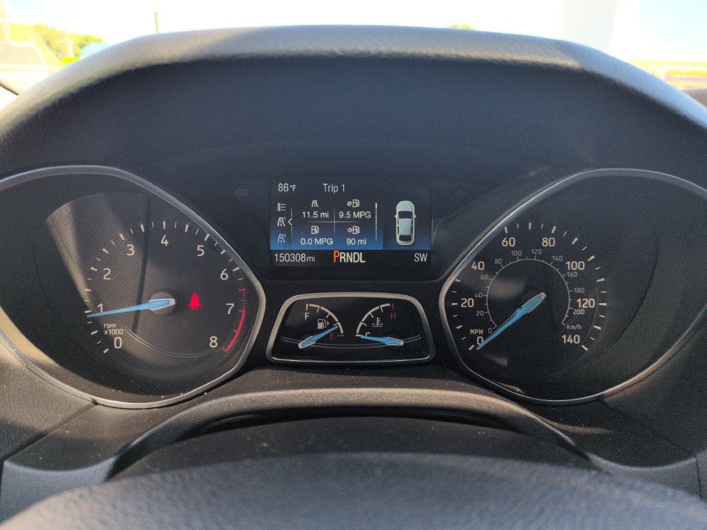 Used 2018 Ford Focus SE w/ SE Appearance Package FWD image 16