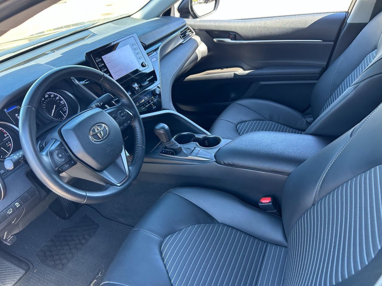 Used 2023 Toyota Camry SE FWD image 25