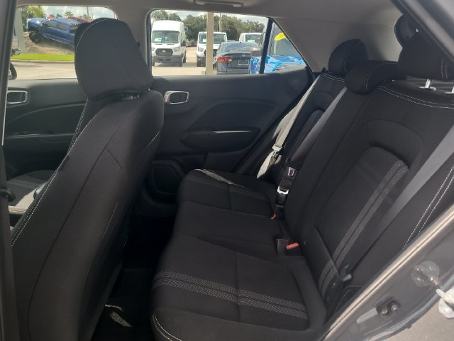 Used 2025 Hyundai Venue SEL FWD image 12