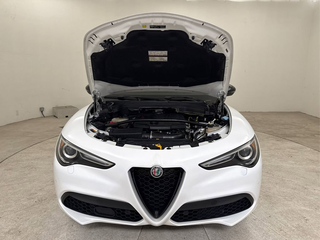Used 2022 Alfa Romeo Stelvio Veloce AWD/4WD image 11