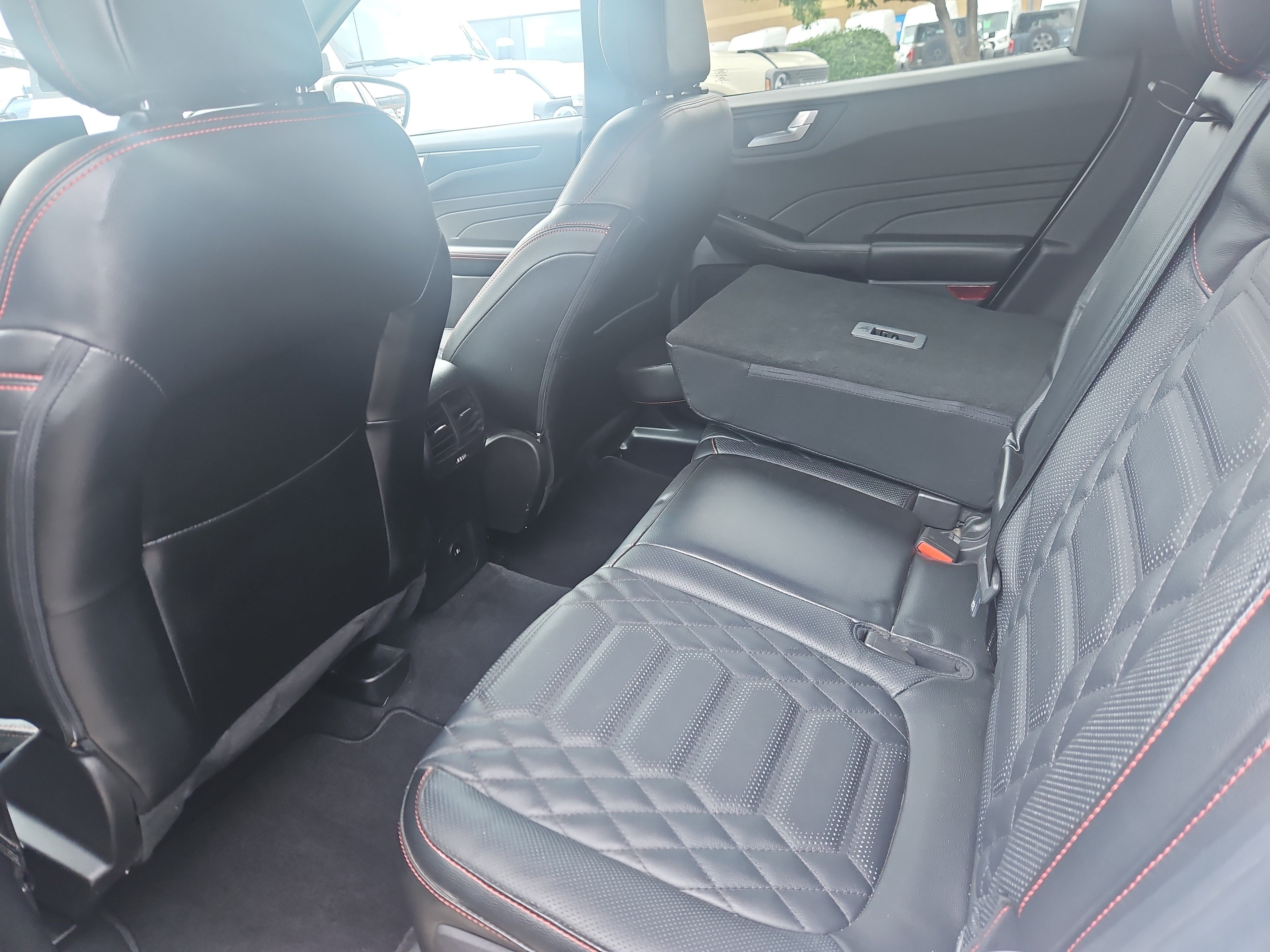 Used 2023 Ford Escape ST-Line Elite w/ Premium Technology Package AWD/4WD image 9