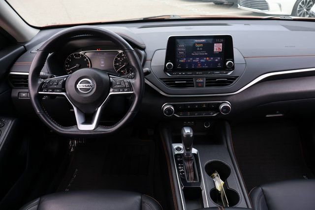 Used 2021 Nissan Altima 2.5 SR w/ SR Premium Package image 15