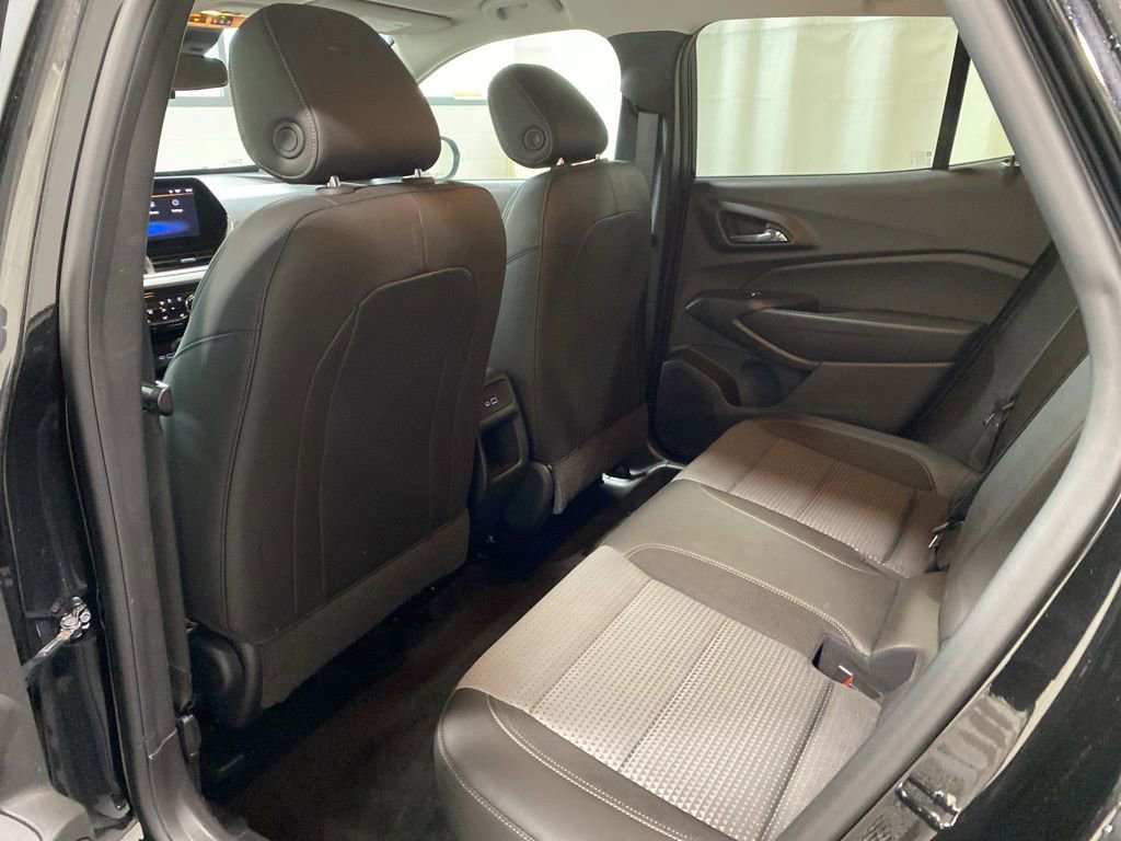 Used 2024 Chevrolet Trax LT w/ LT Convenience Package image 15