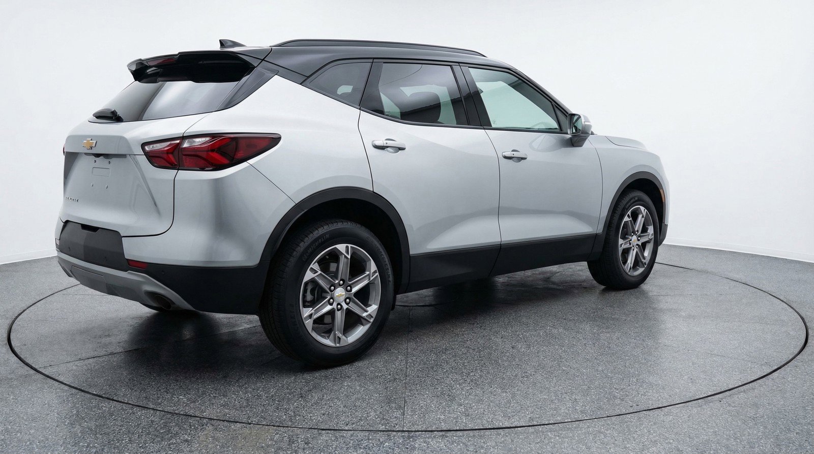Used 2025 Chevrolet Blazer LT FWD image 9
