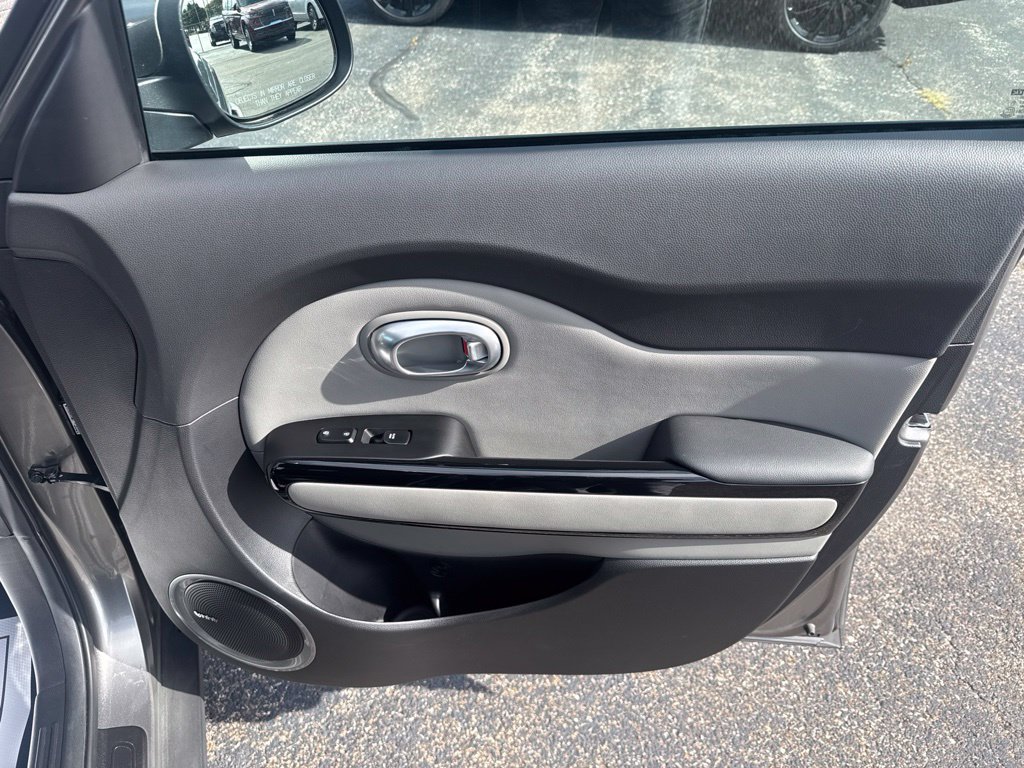 Used 2015 Kia Soul + w/ Primo Package FWD image 20