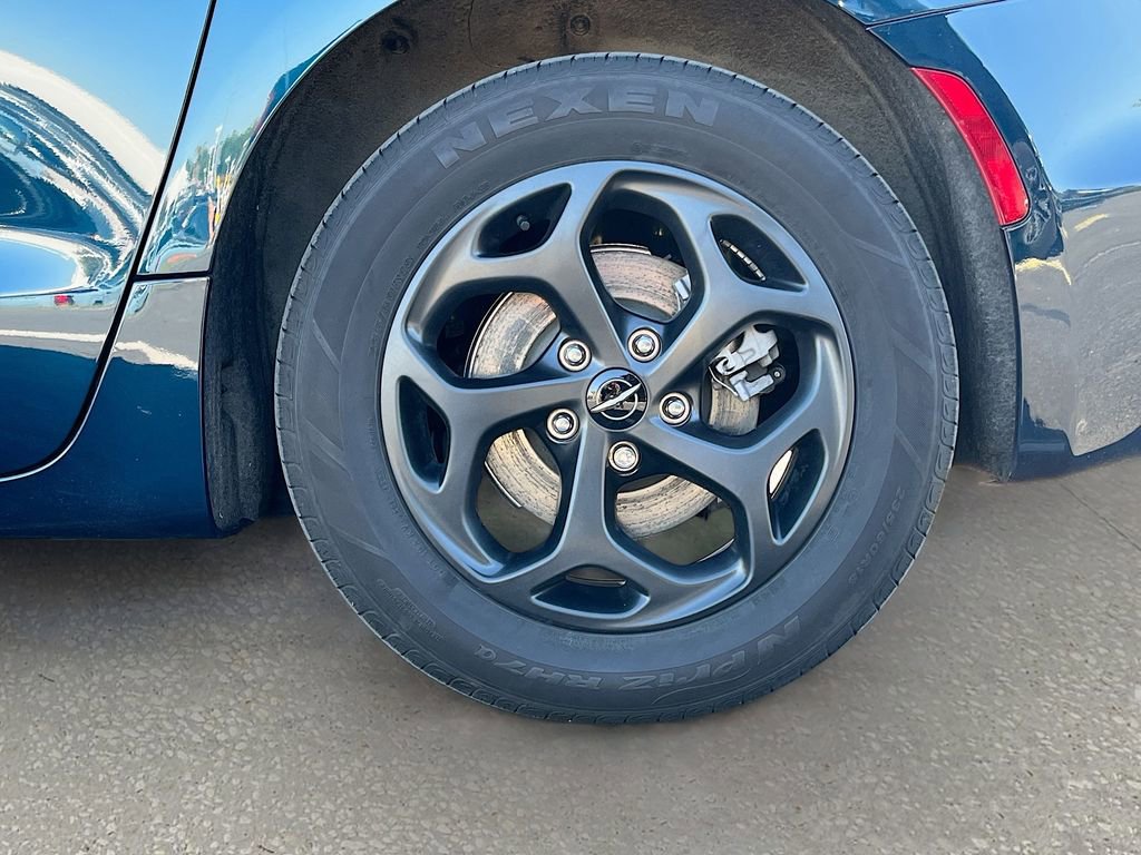 Certified 2024 Chrysler Pacifica Premium image 32