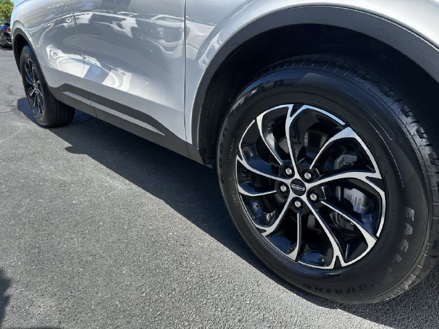 Certified 2024 Lincoln Nautilus Premier AWD/4WD image 11