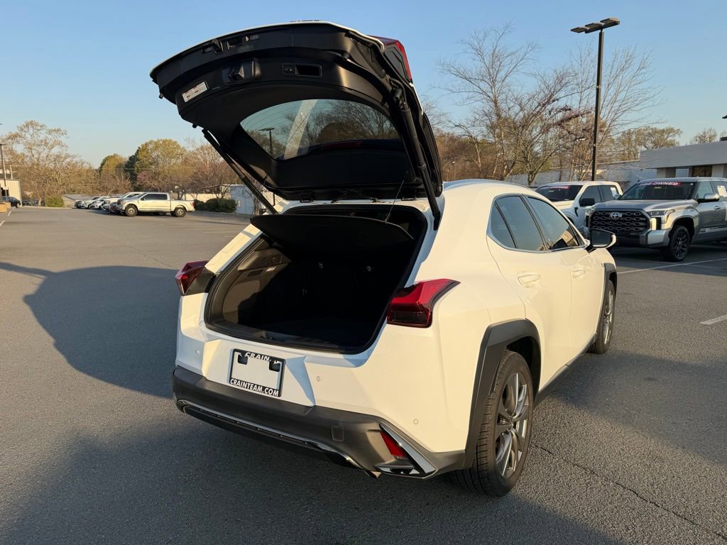 Used 2019 Lexus UX 200 F Sport w/ F Sport Premium Package image 9