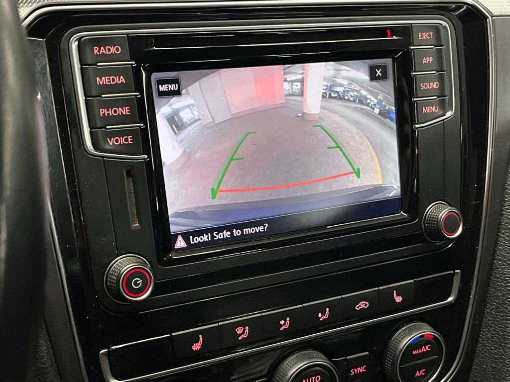 Used 2018 Volkswagen Passat 2.0T R-Line w/ R-Line Lighting Package FWD image 23
