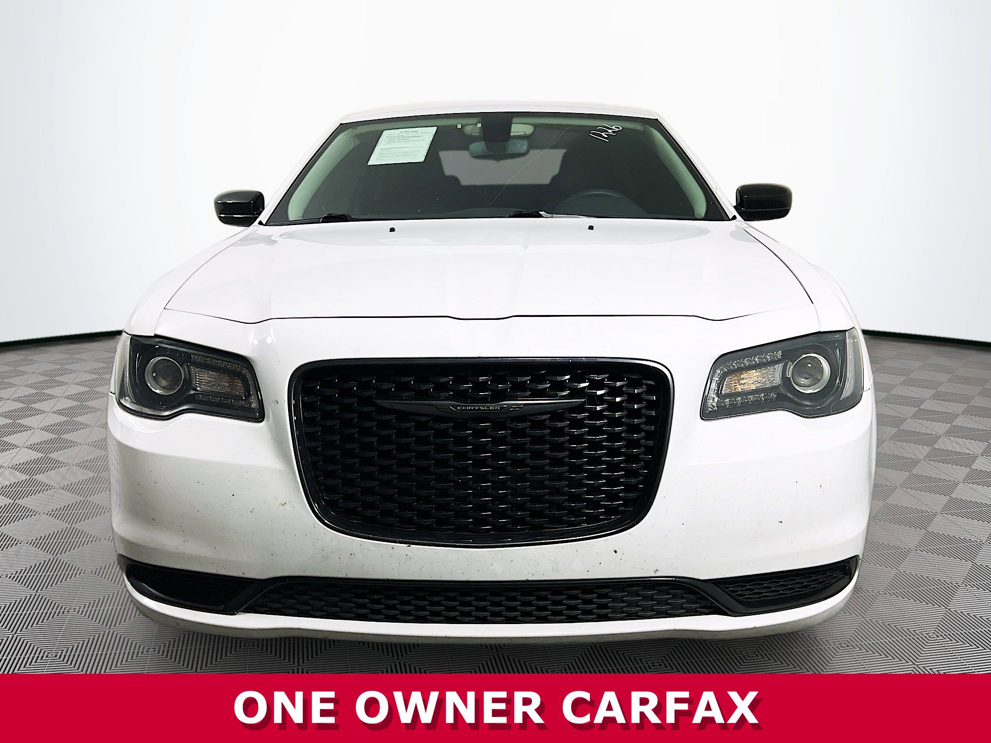 Used 2023 Chrysler 300 Touring w/ Sport Appearance Package image 25
