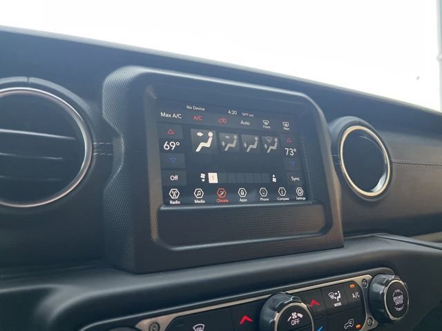 Used 2018 Jeep Wrangler Unlimited Sahara image 25