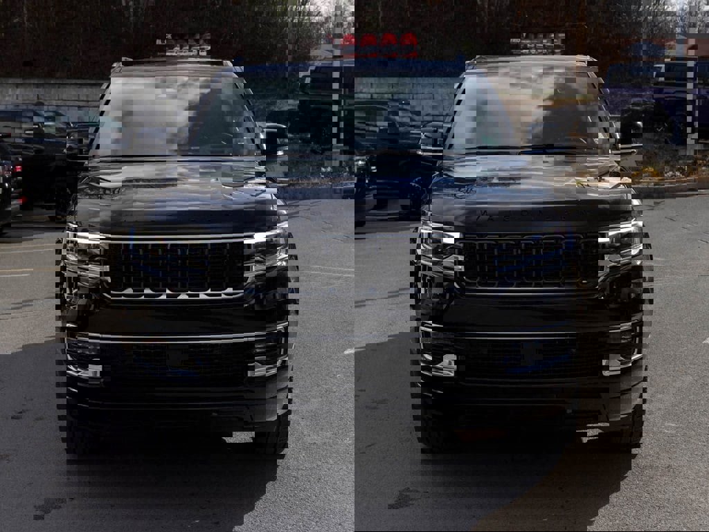 New 2025 Jeep Wagoneer Series III image 2