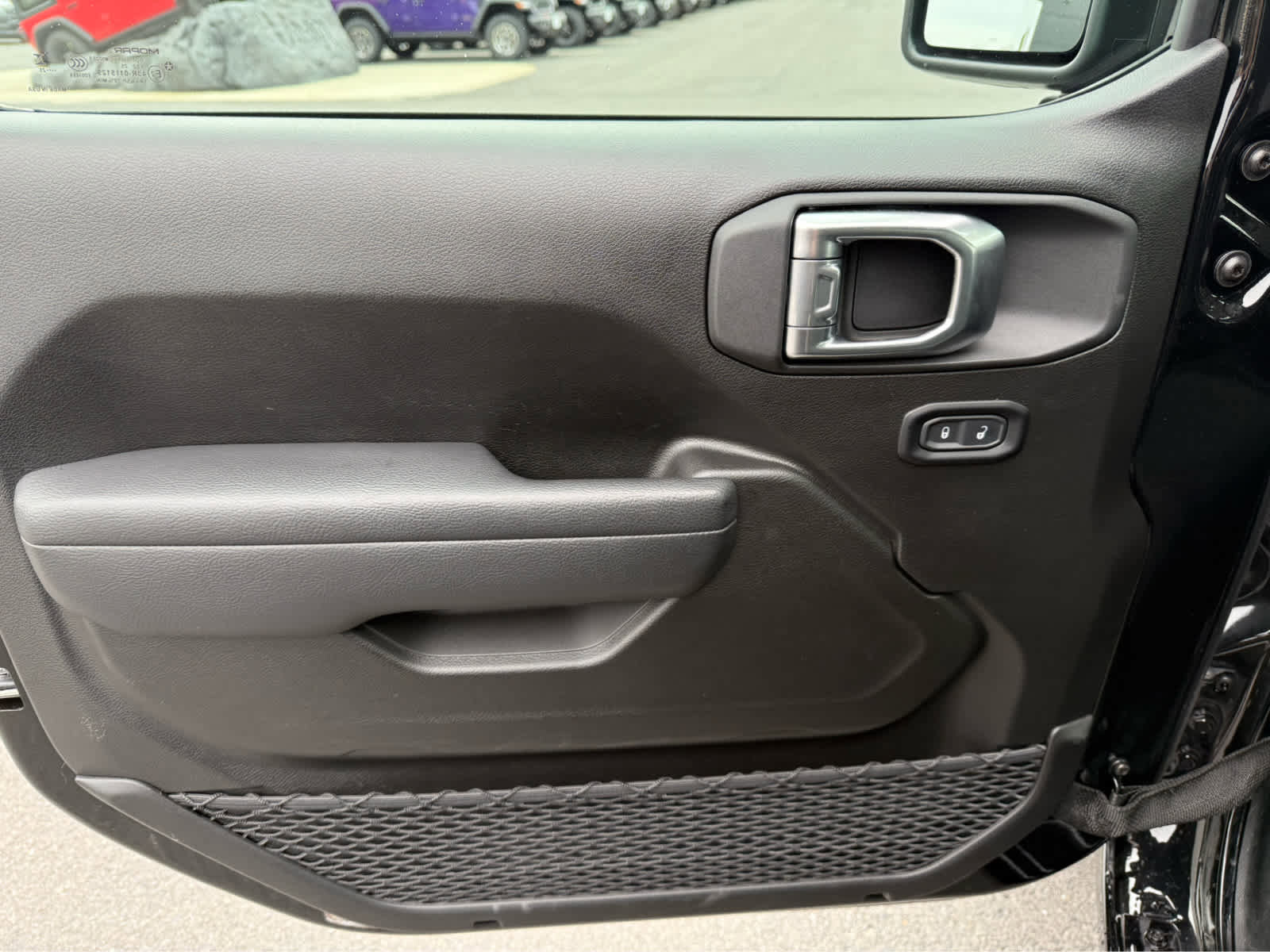 Used 2025 Jeep Wrangler Sport image 13