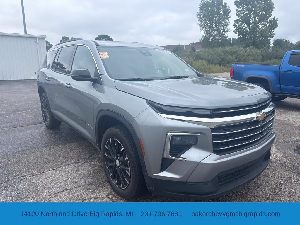 Used 2025 Chevrolet Traverse LT w/ Sun and Wheel Package
