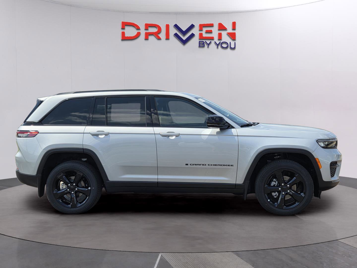 New 2025 Jeep Grand Cherokee Altitude RWD image 11