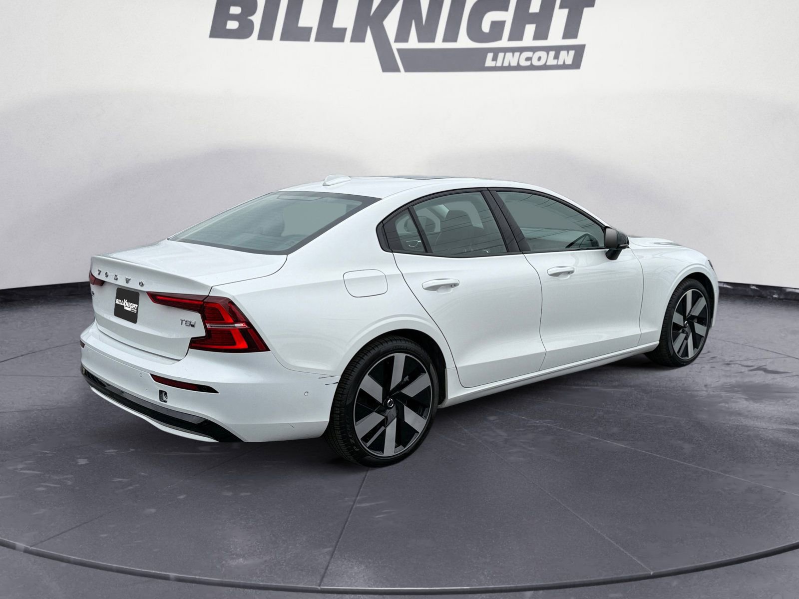 Used 2025 Volvo S60 T8 Plus w/ Climate Package image 5