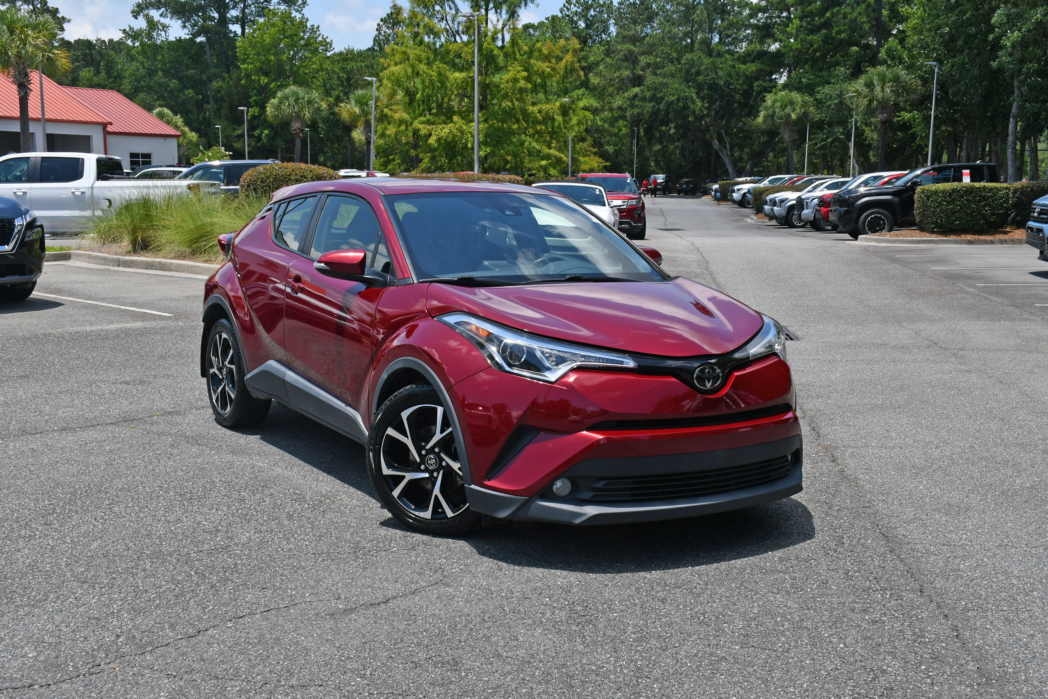 Used 2018 Toyota C-HR XLE FWD image 6