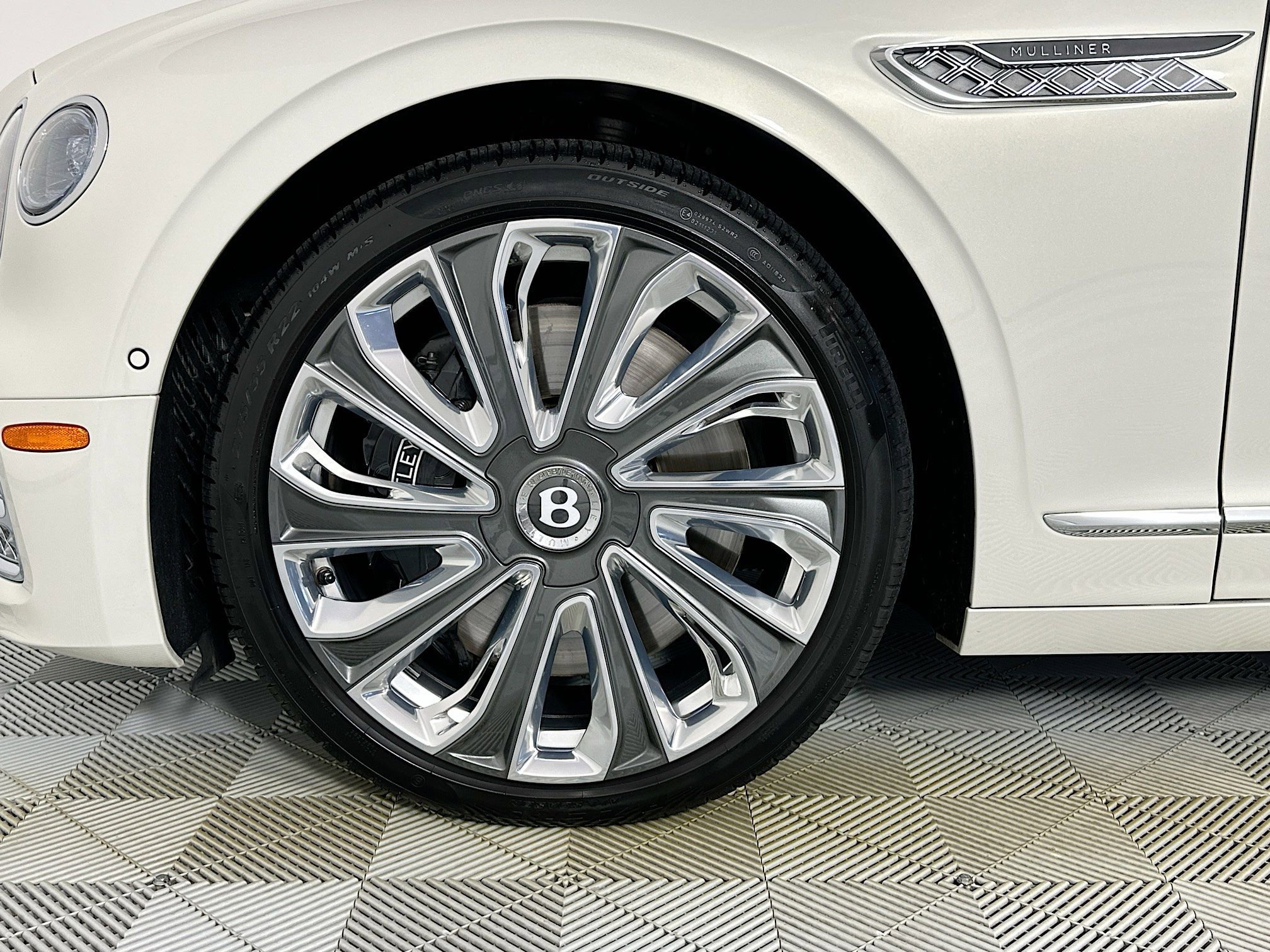 Certified 2024 Bentley Flying Spur W12 AWD/4WD image 6