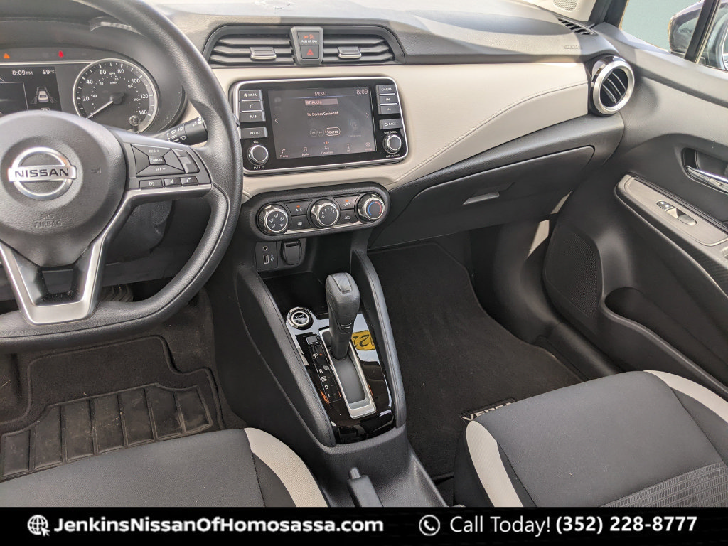Used 2022 Nissan Versa SV FWD image 29