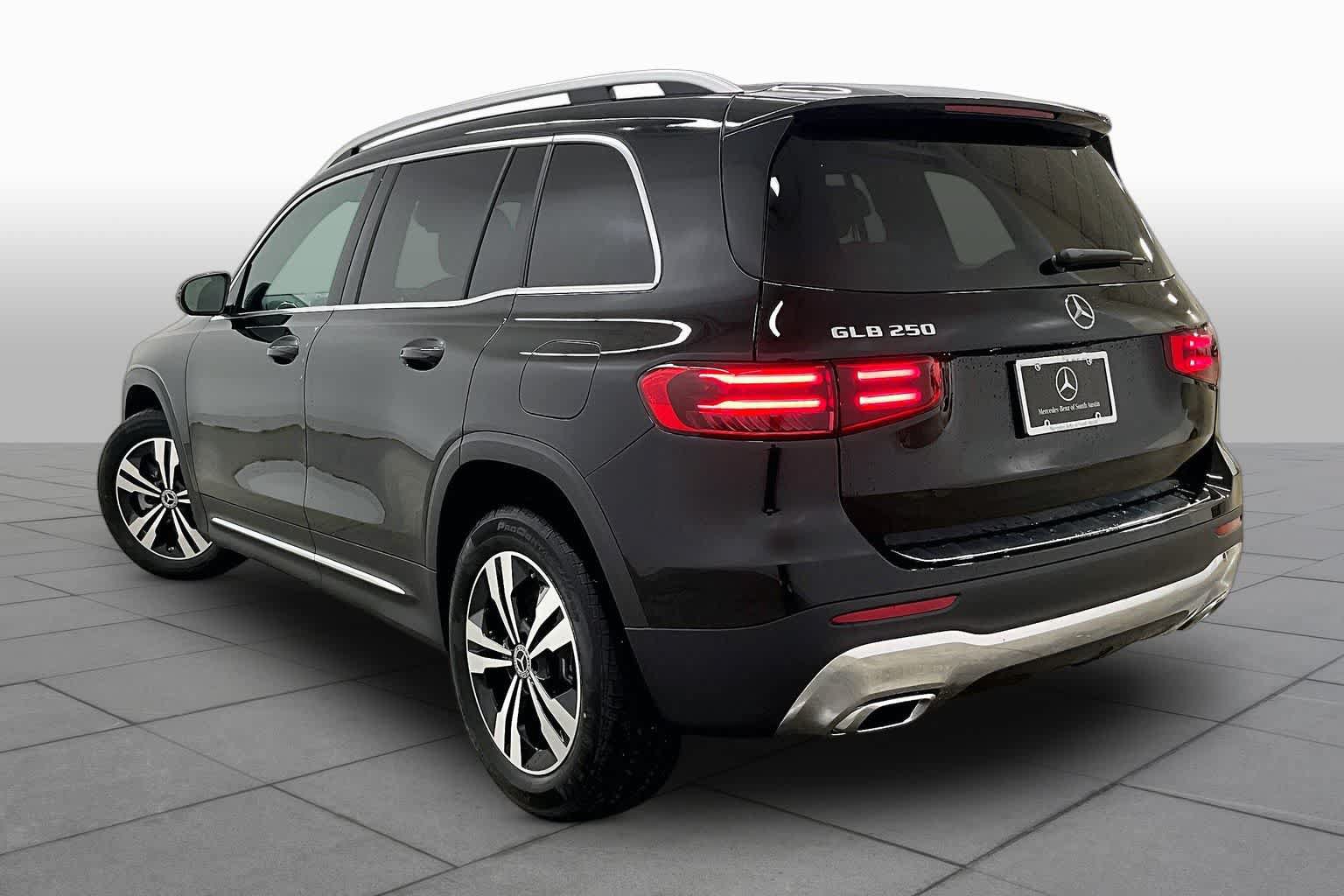 New 2026 Mercedes-Benz GLB 250 image 12