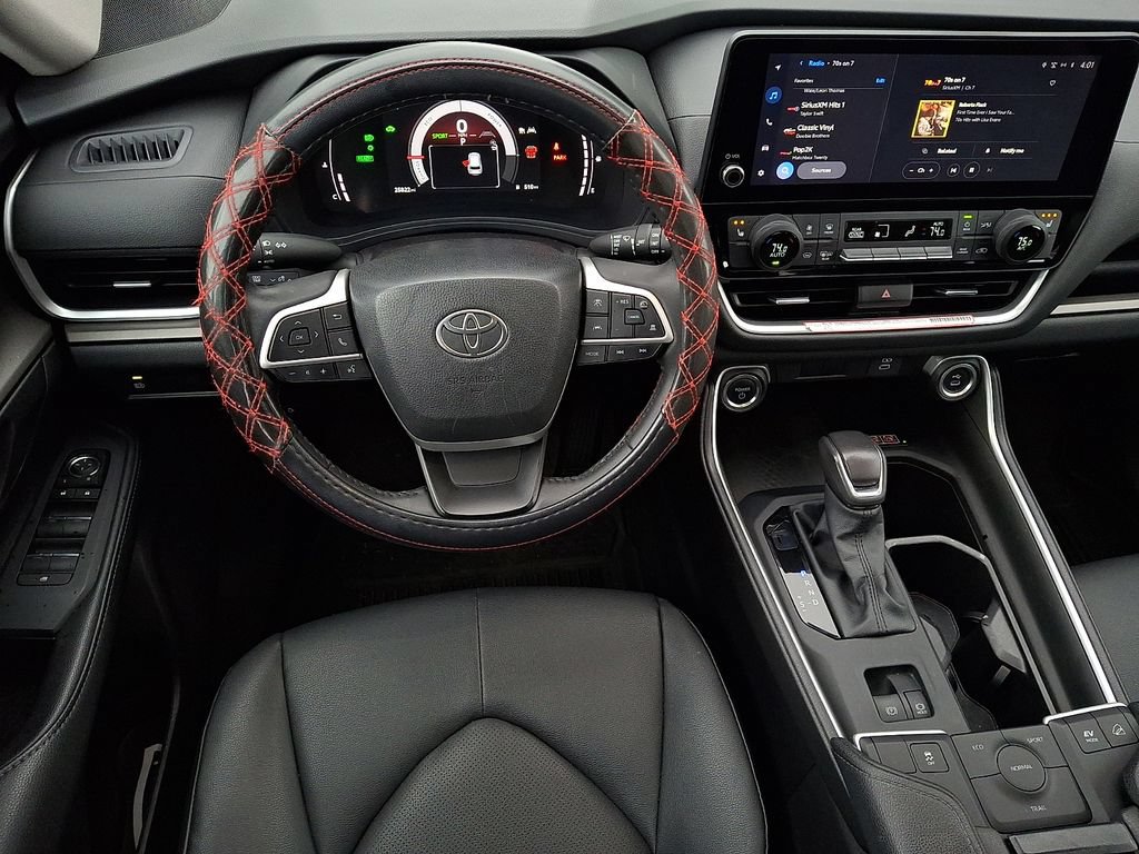 Used 2025 Toyota Grand Highlander AWD Hybrid image 12