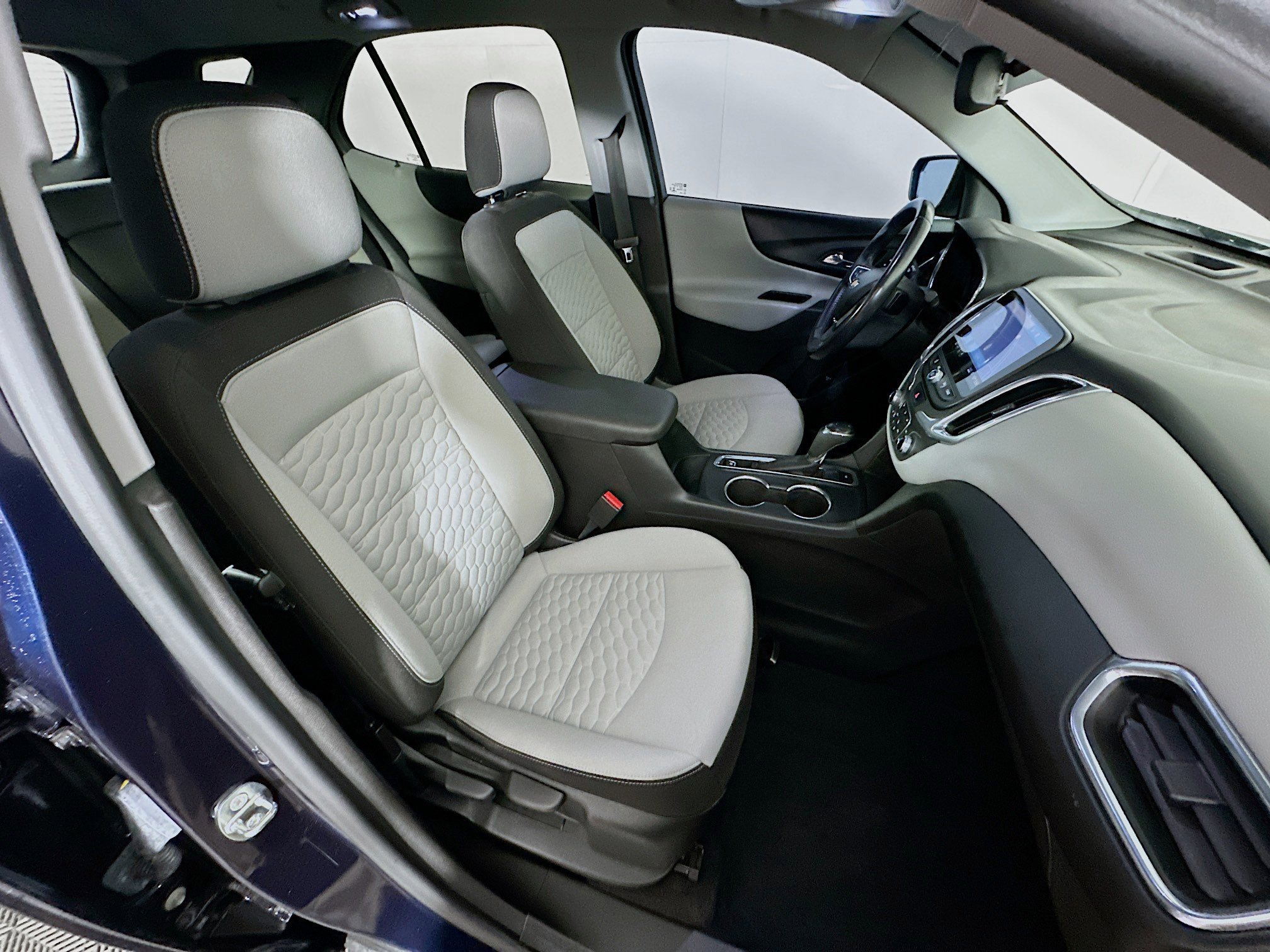 Used 2020 Chevrolet Equinox LT image 31