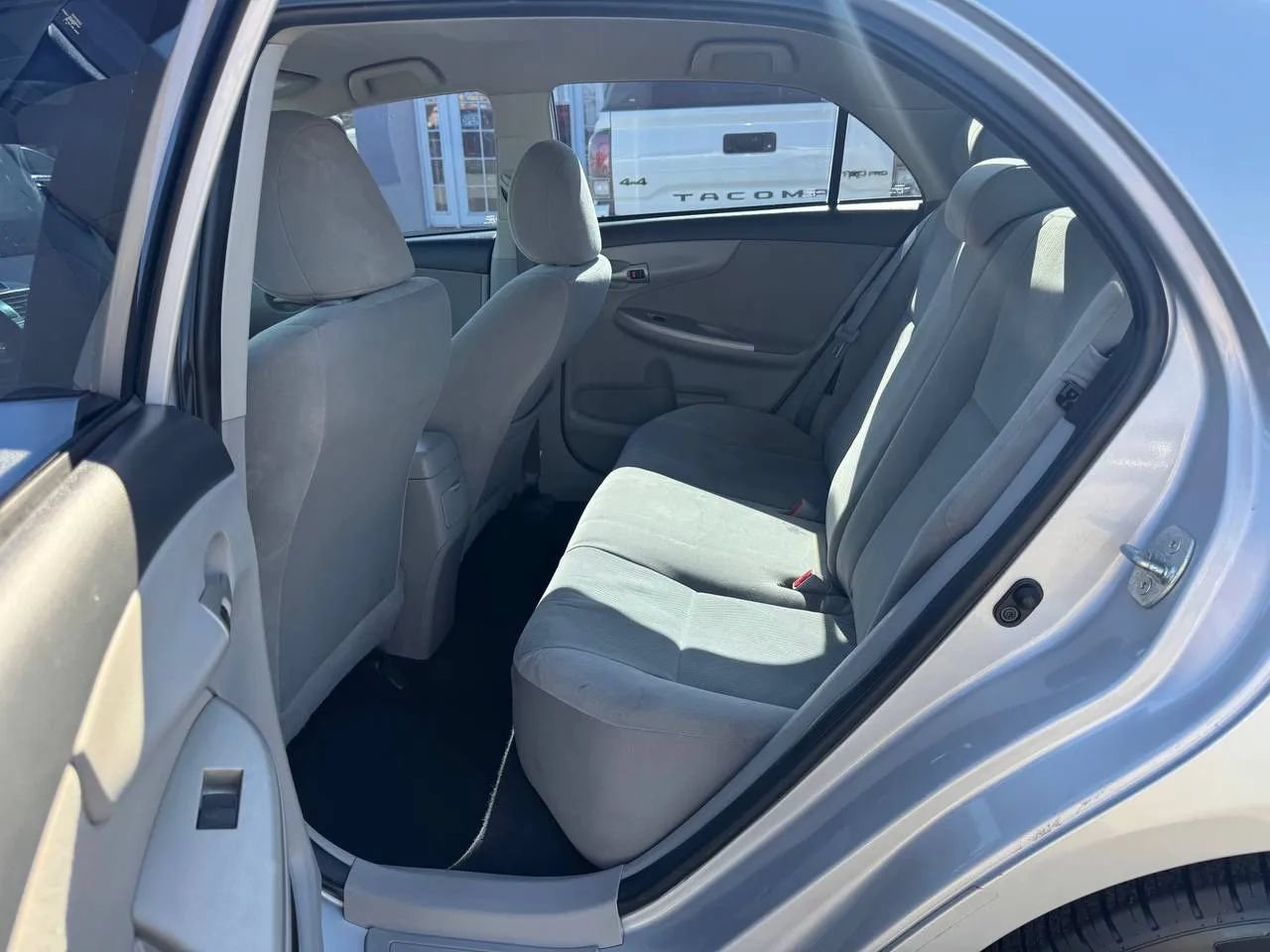 Used 2012 Toyota Corolla LE FWD image 15