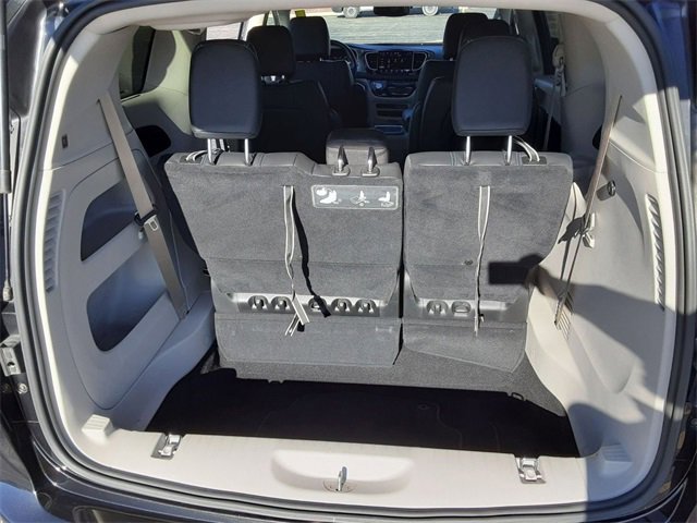 Certified 2021 Chrysler Pacifica Touring-L image 26