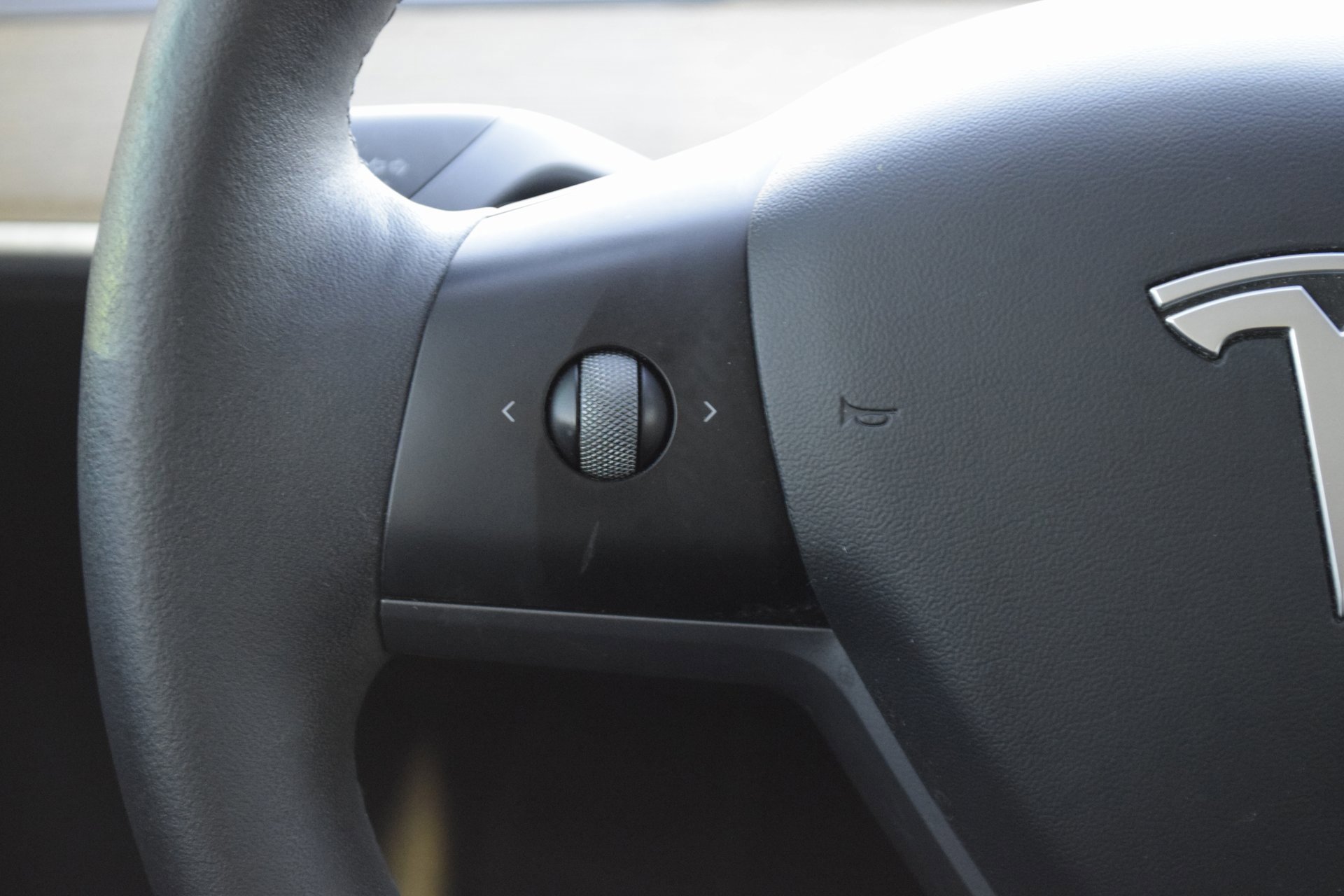 Used 2021 Tesla Model Y Long Range image 12