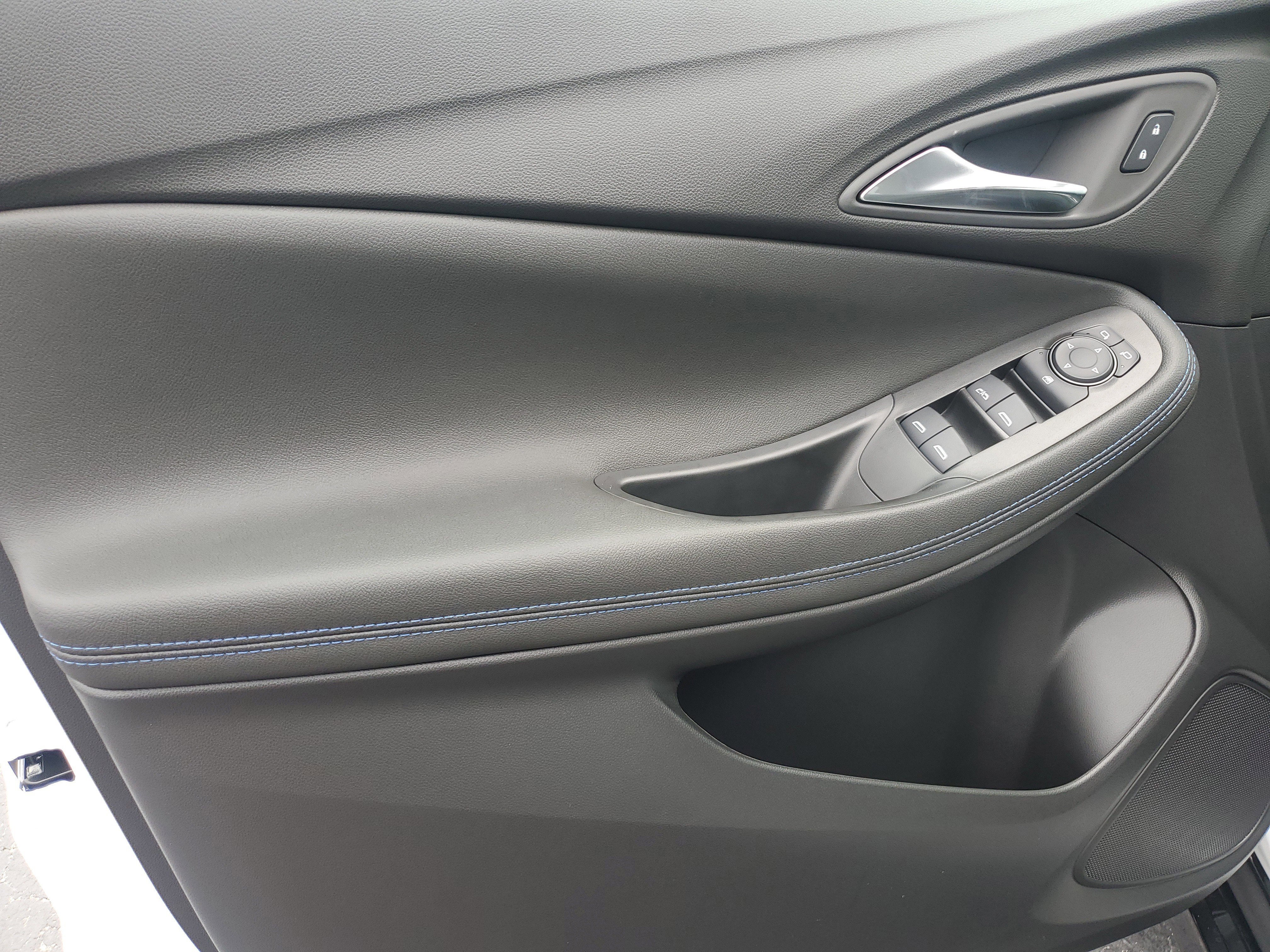 New 2026 Buick Encore GX Sport Touring image 17