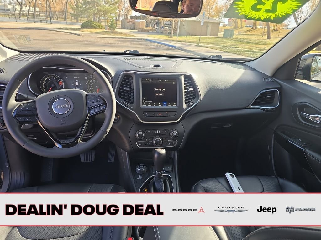 Used 2023 Jeep Cherokee Altitude Lux image 13