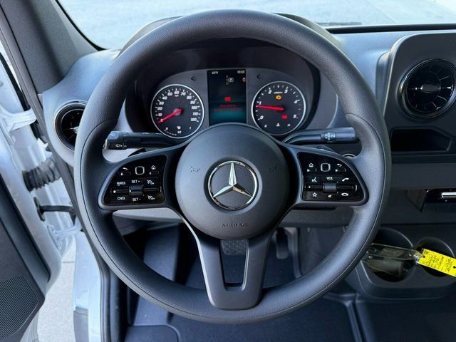 Used 2024 Mercedes-Benz Sprinter 4500 image 15