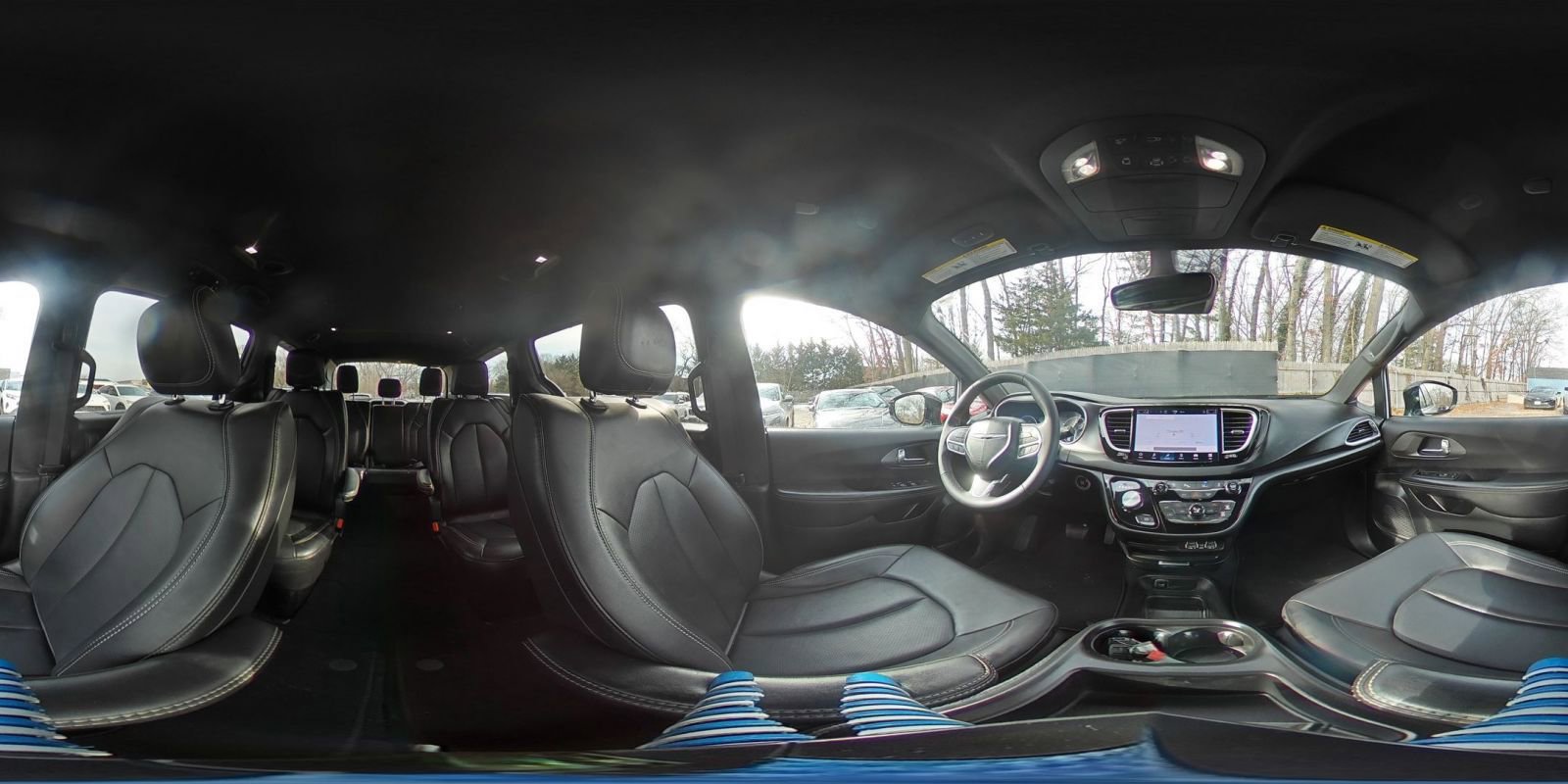 Used 2025 Chrysler Pacifica Select image 45