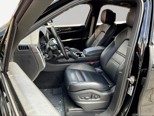 Used 2023 Porsche Cayenne S AWD/4WD image 22
