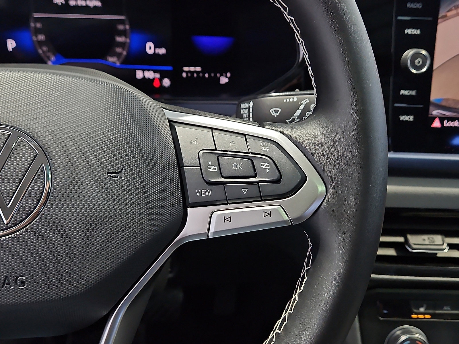 Used 2022 Volkswagen Taos SE image 17