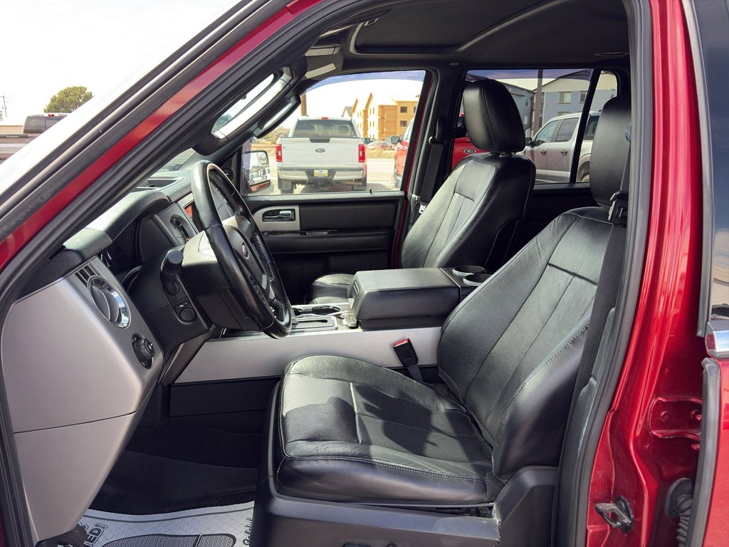 Used 2017 Ford Expedition EL Limited w/ Equipment Group 301A AWD/4WD image 18