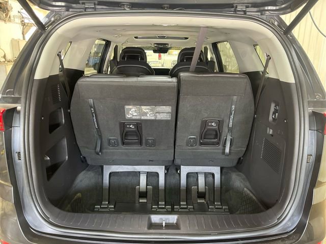 Used 2022 Kia Carnival SX Prestige image 25