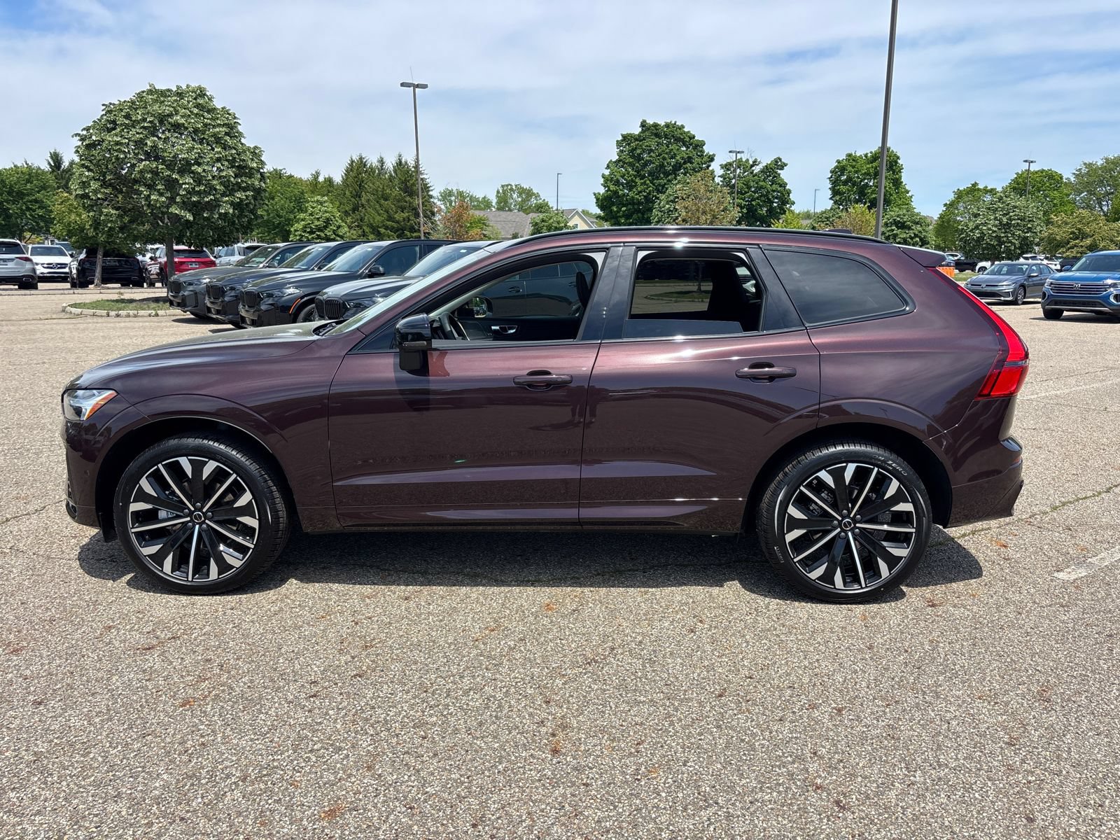 New 2026 Volvo XC60 B5 Ultra w/ Protection Package Premier AWD/4WD image 8