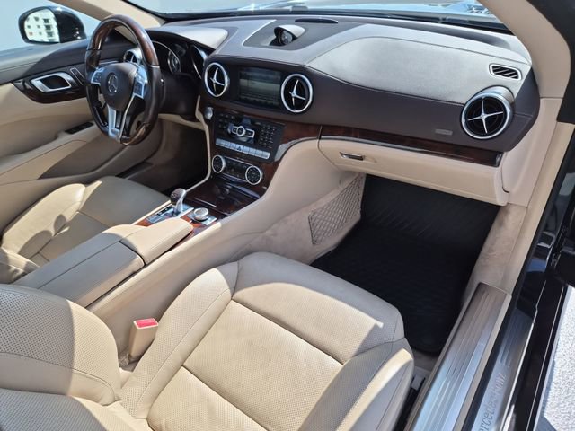 Used 2014 Mercedes-Benz SL 550 SL 550 2D Convertible image 20