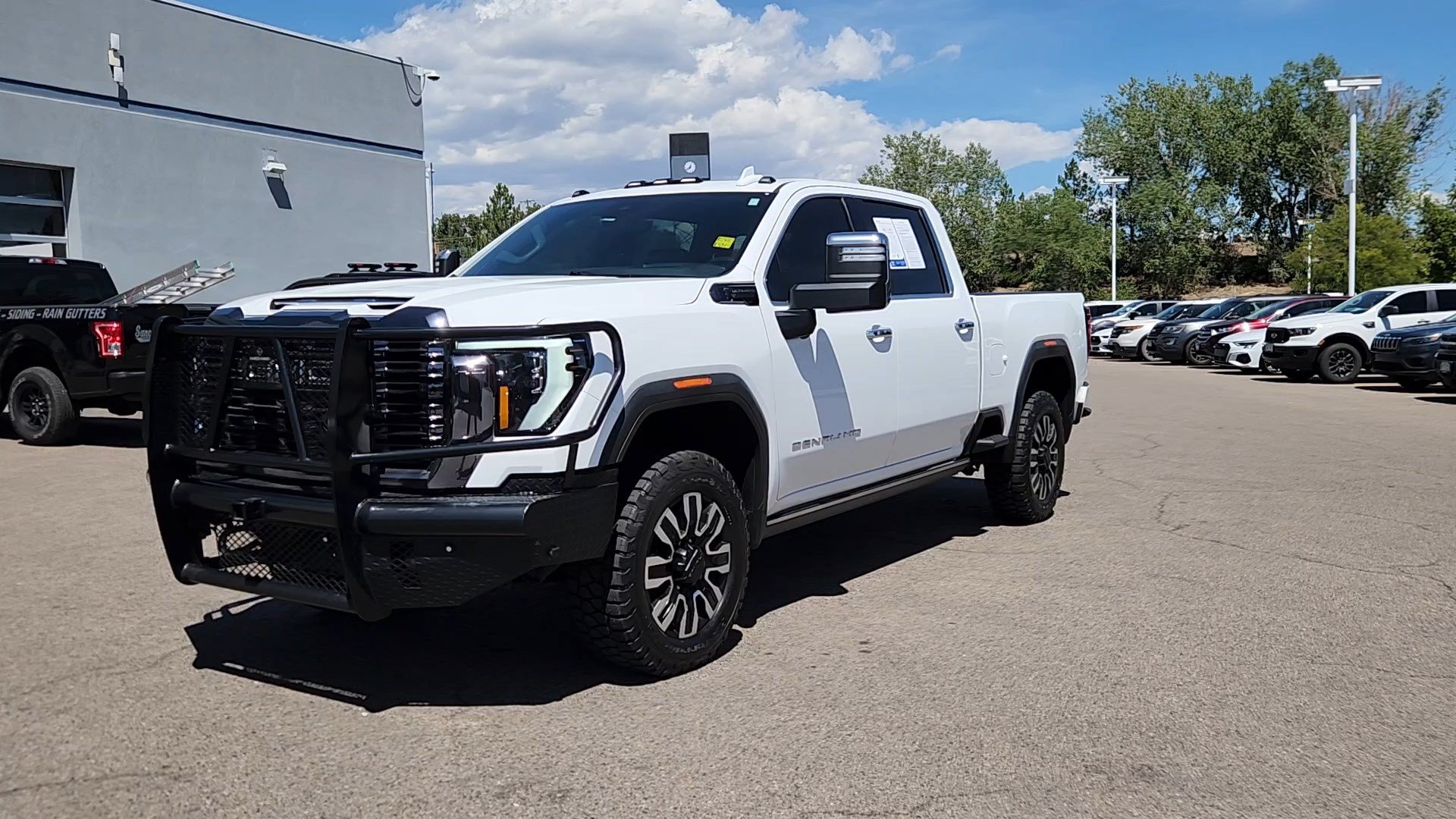Used 2024 GMC Sierra 3500 Denali Ultimate AWD/4WD image 2