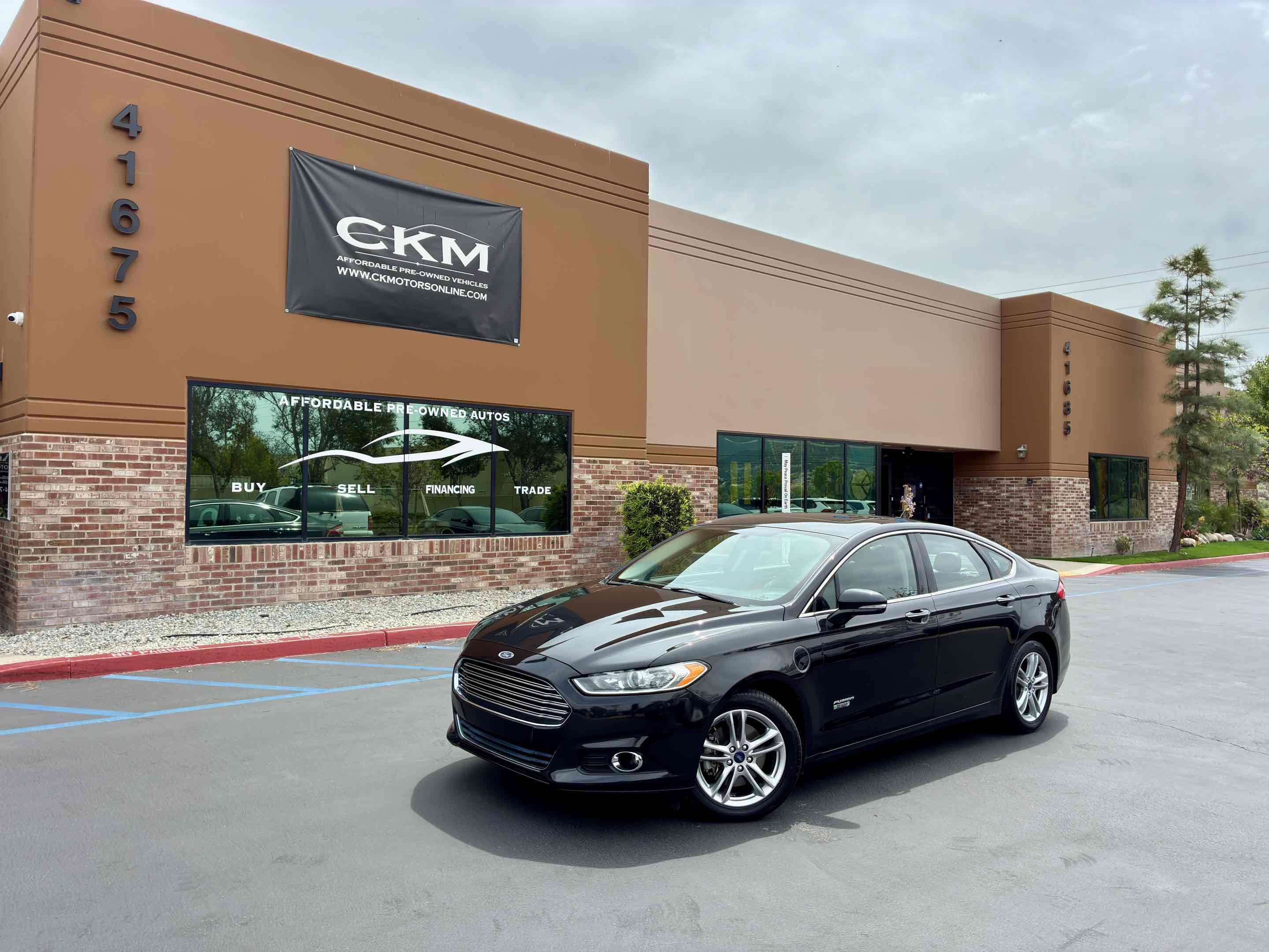 Used 2015 Ford Fusion Energi Titanium image 2