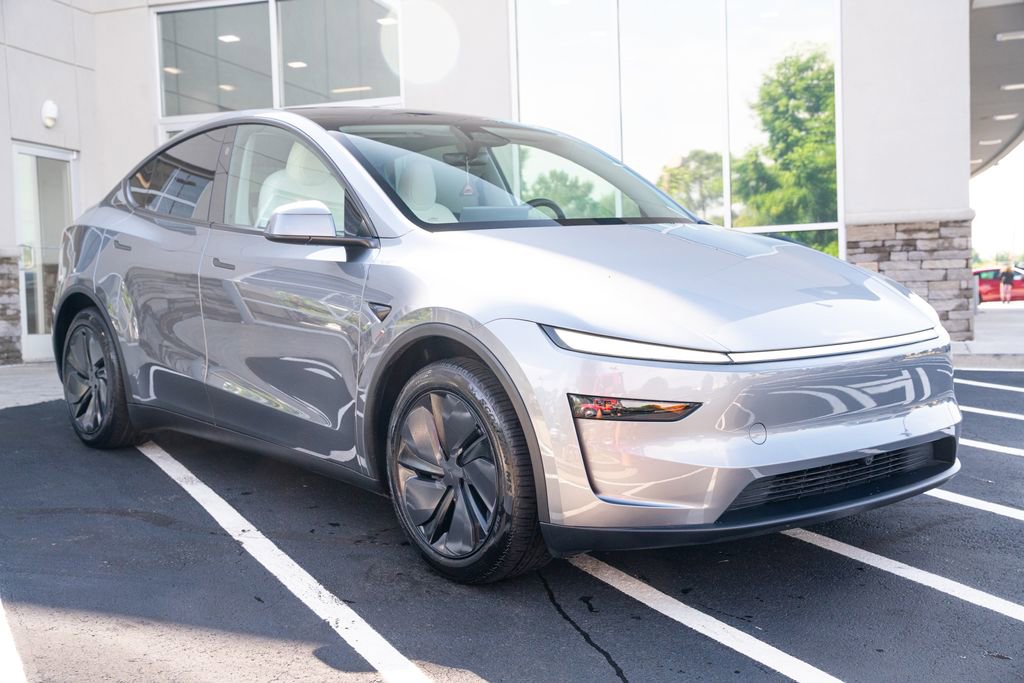 Used 2026 Tesla Model Y Long Range AWD/4WD image 6