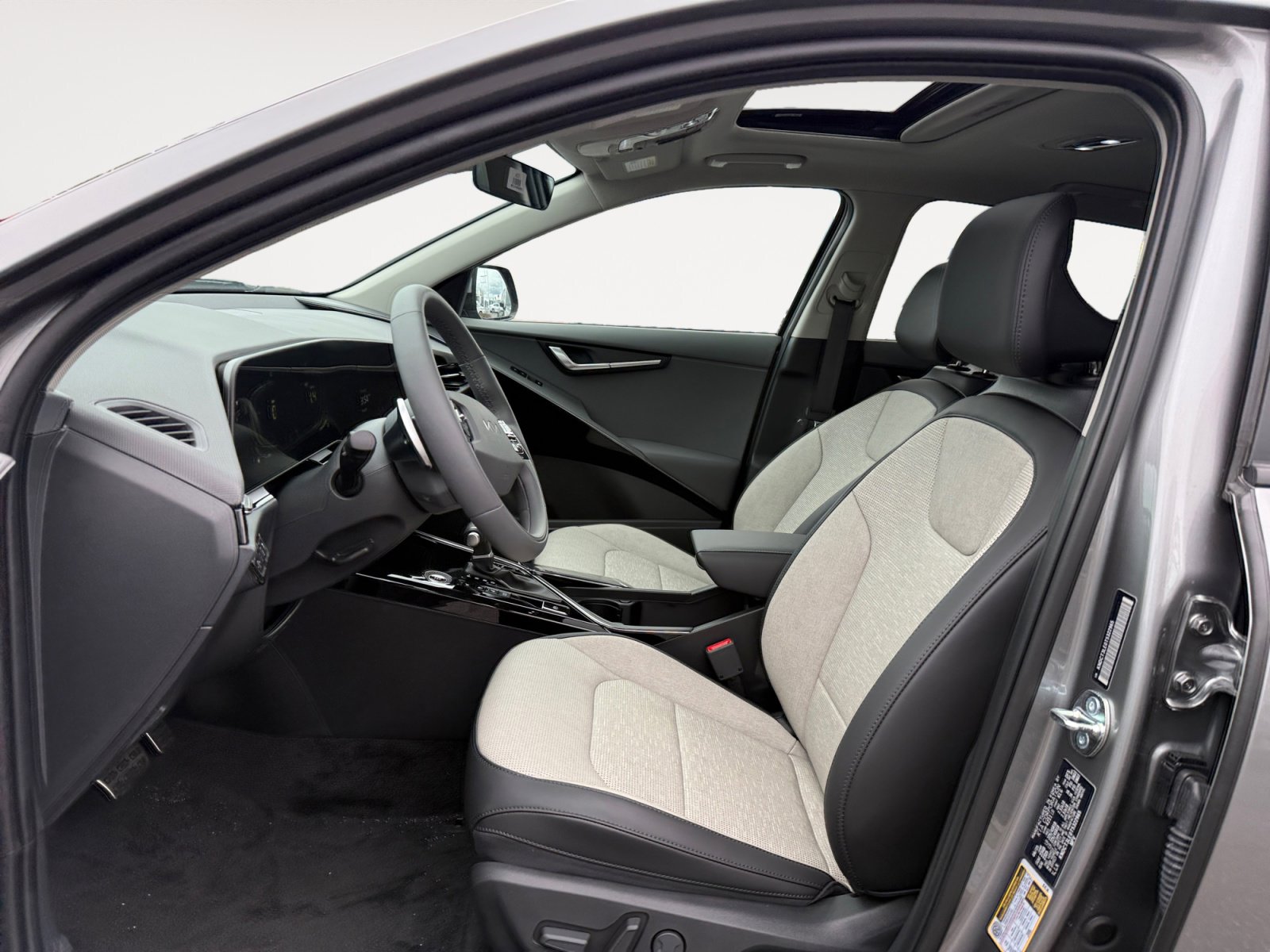 New 2026 Kia Niro SX Touring image 10