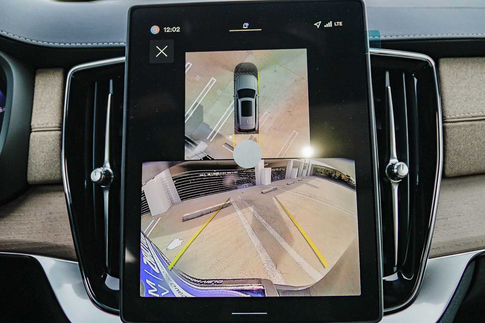 New 2026 Volvo XC90 T8 Ultra w/ Protection Package Premier image 26