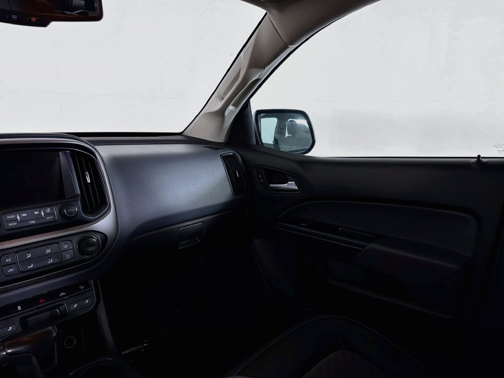 Used 2018 Chevrolet Colorado Z71 AWD/4WD image 21