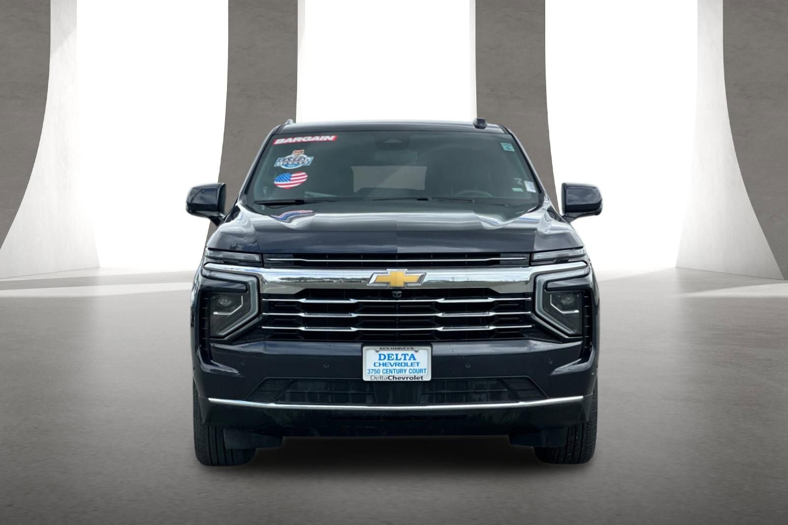 Used 2025 Chevrolet Suburban LT AWD/4WD image 9