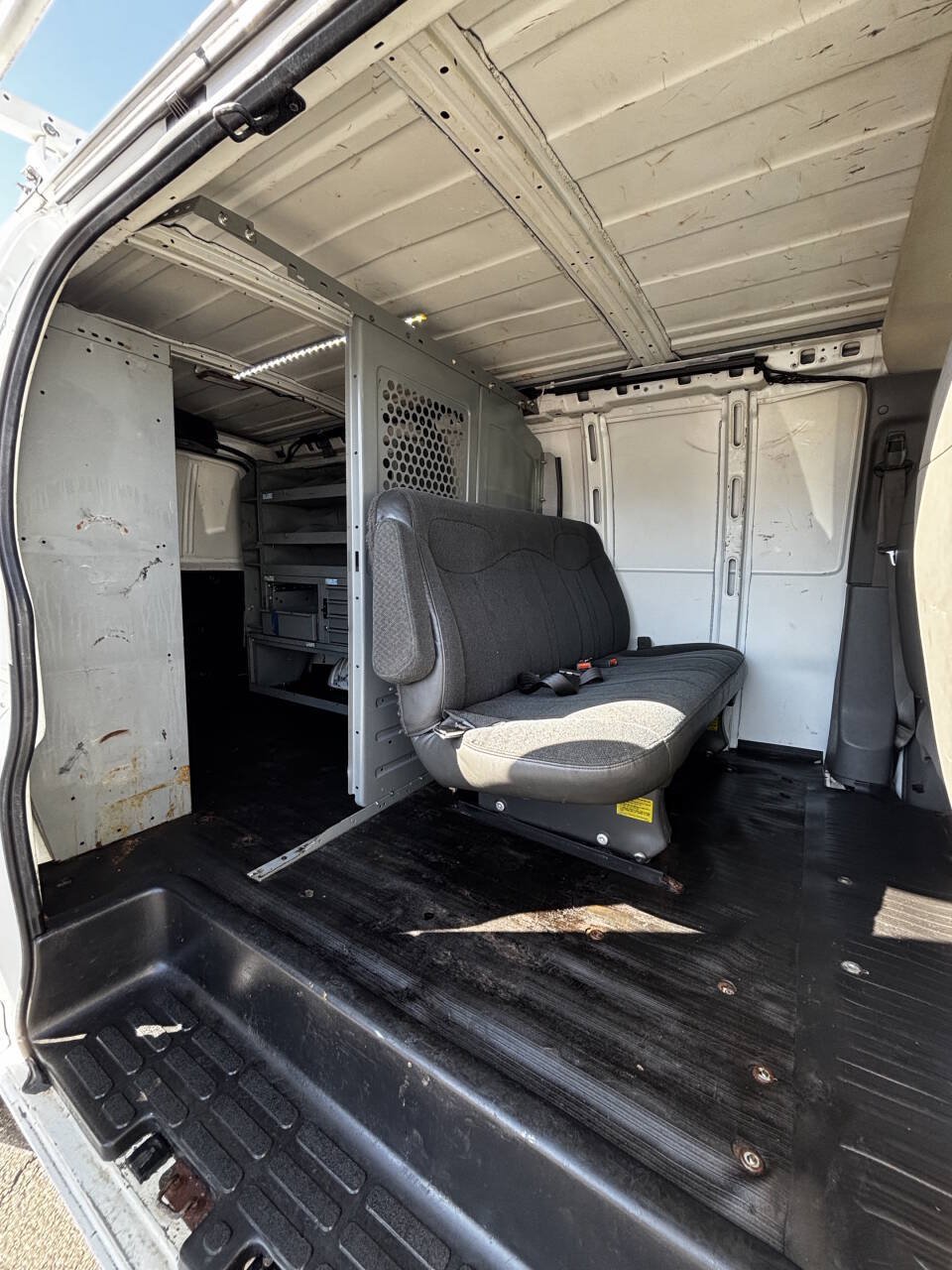 Used 2014 GMC Savana 3500 RWD image 18