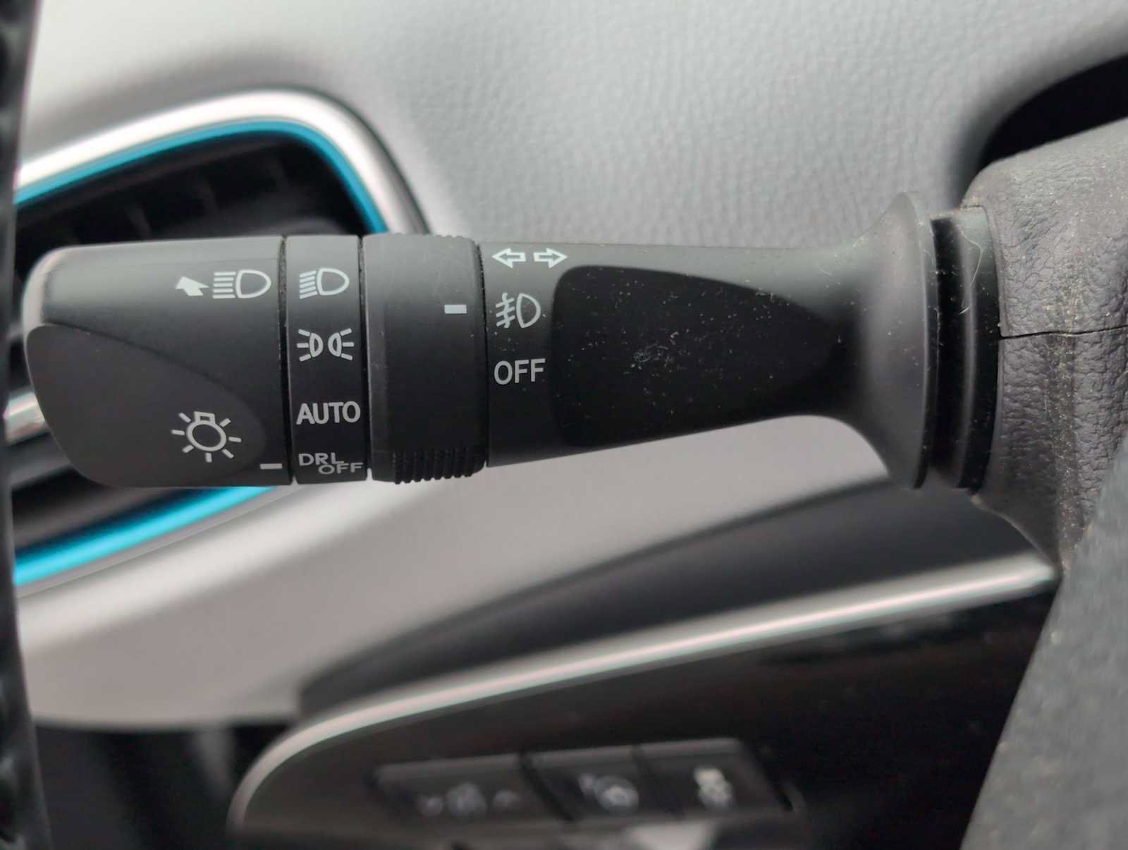 Used 2022 Toyota Prius XLE AWD/4WD image 25